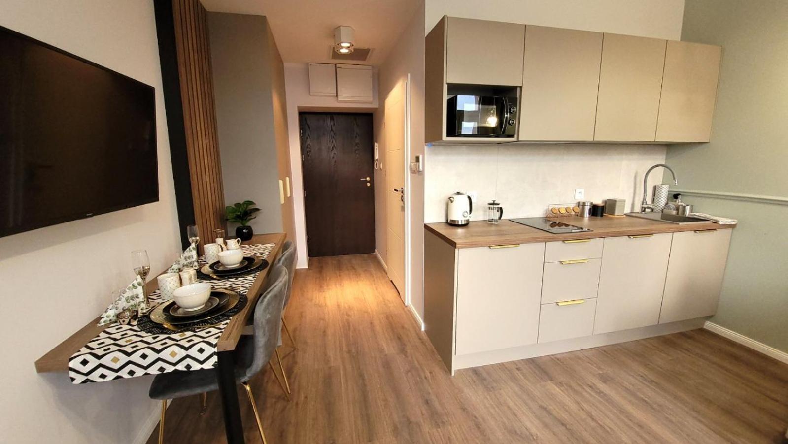 Polonia Apartments วูดช์ ภายนอก รูปภาพ