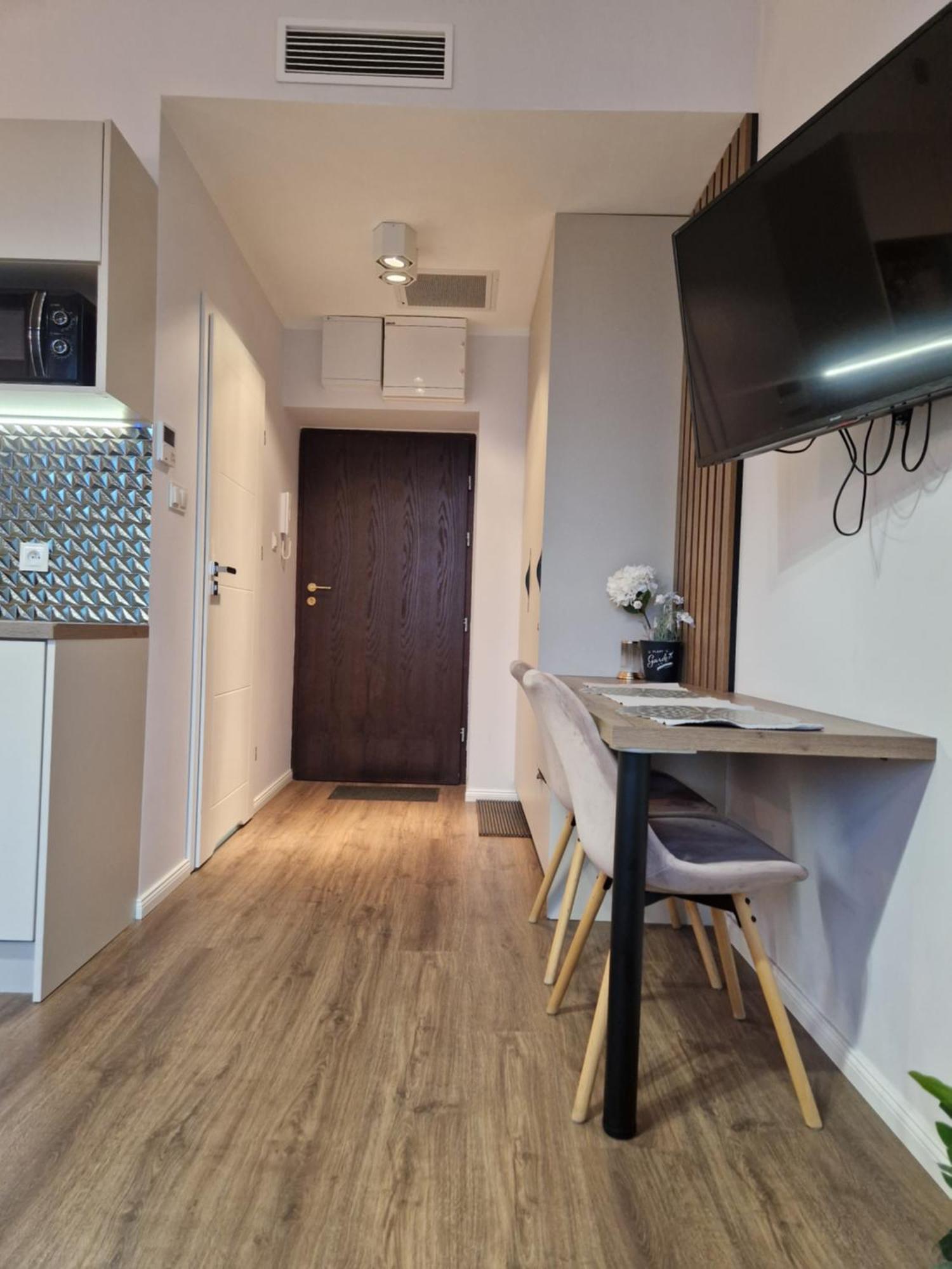 Polonia Apartments วูดช์ ภายนอก รูปภาพ
